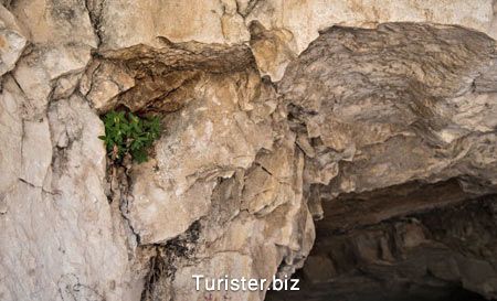 زیباترین غار مصنوعی ایران,غار سنگ تراشان,غار سنگ شکن